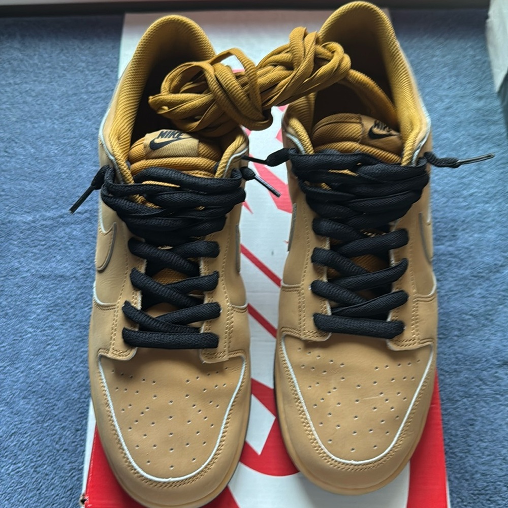 Pre Owned Nike Dunk Low SE